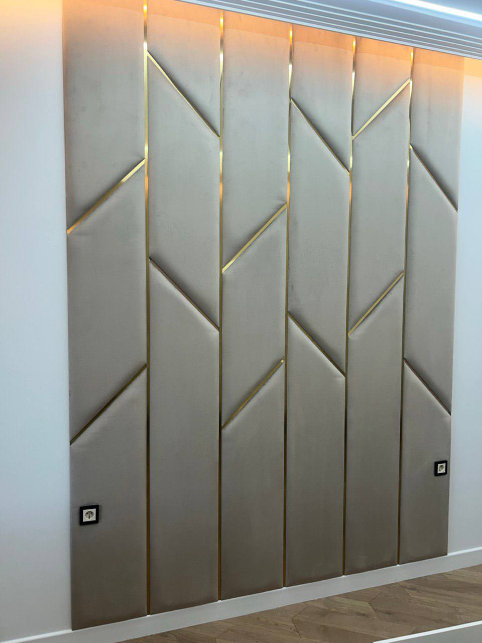 Мягкие стеновые панели со вставками латуни