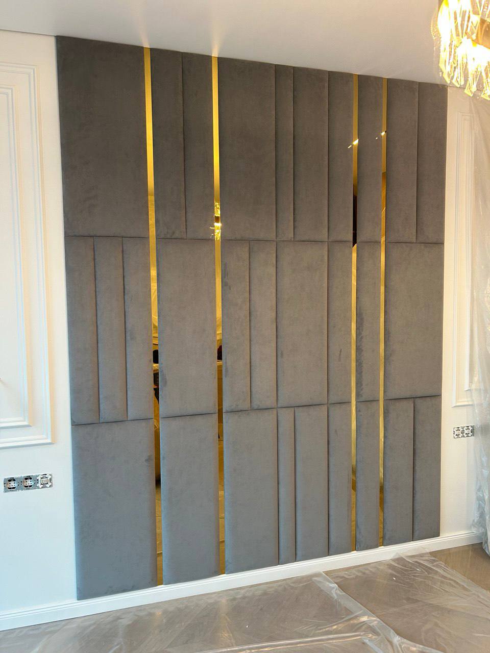 Мягкие стеновые панели со вставками латуни